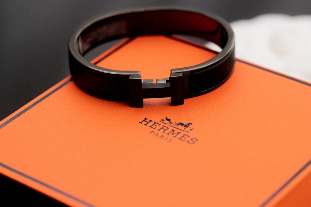 Hermes bracelet