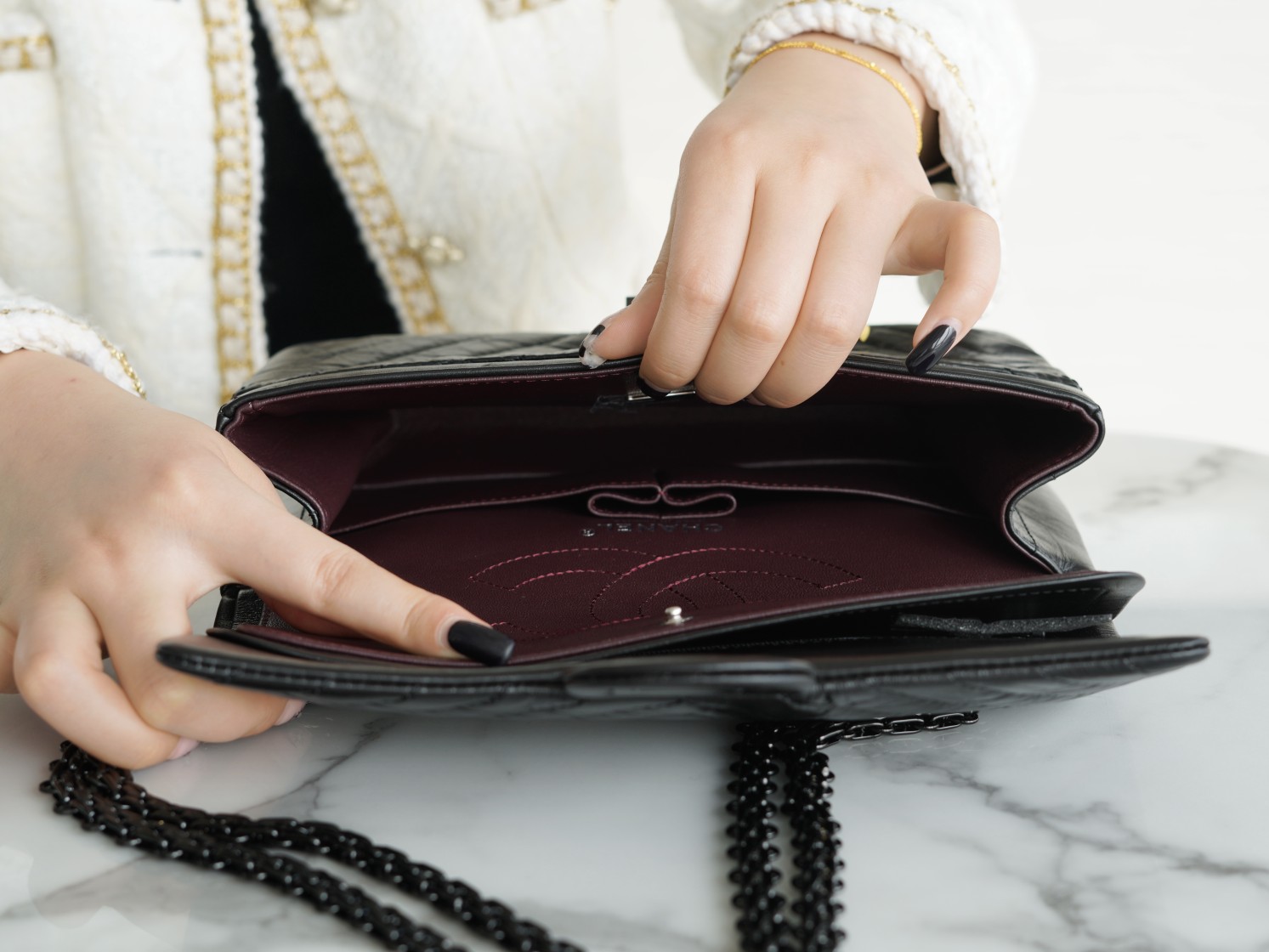 𝗖𝗵𝗮𝗻𝗲𝗹 Replica ❷. ❺❺ V pattern Small Black