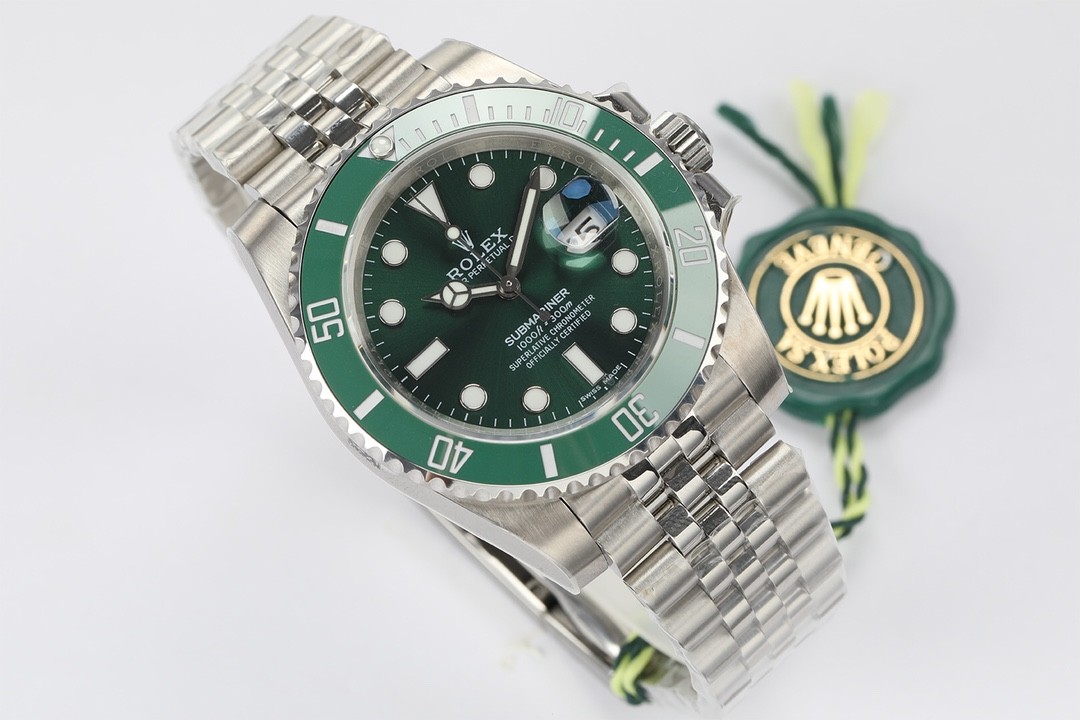 Rolex Submariner Series 40 Men's Watch