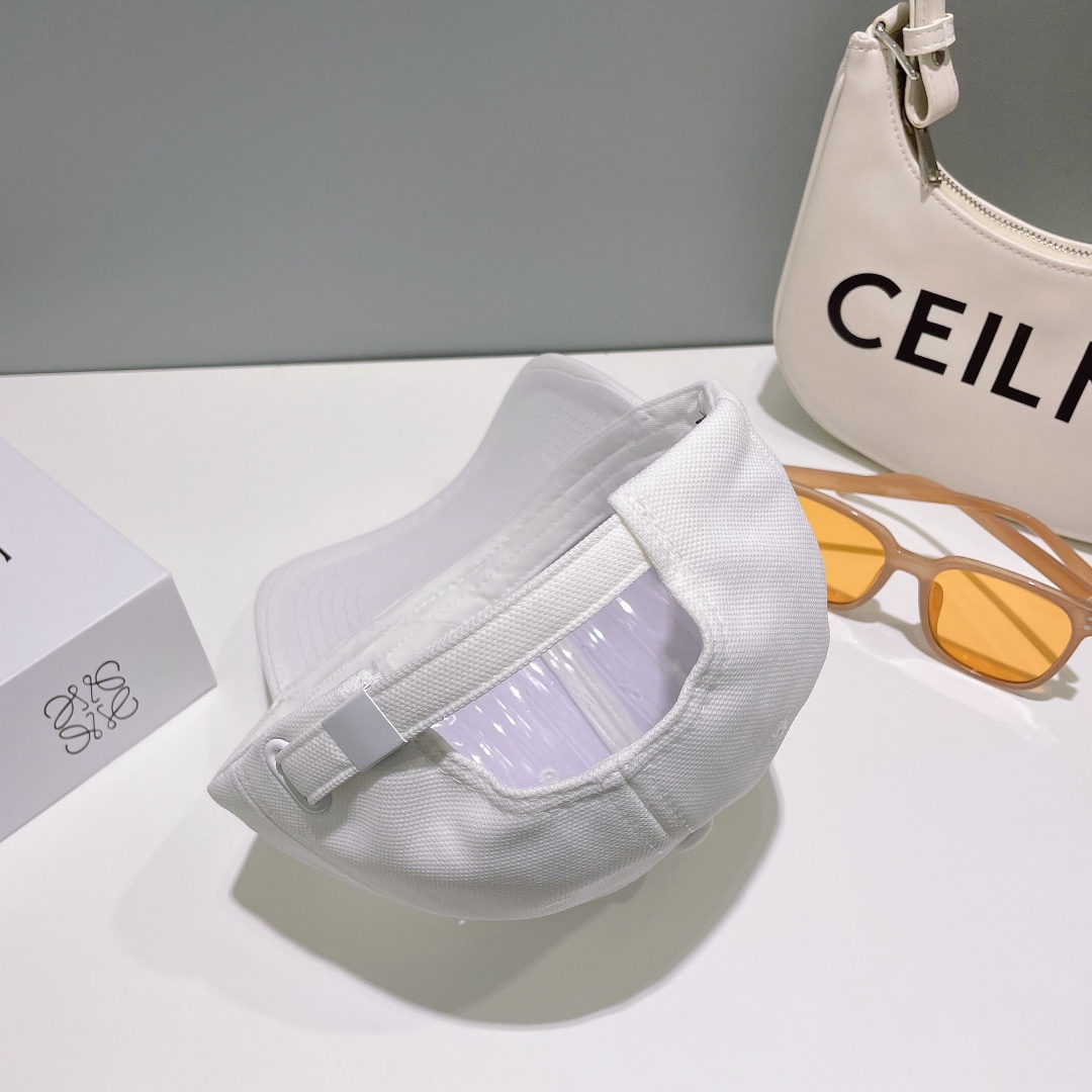 [CHANEL Chanel] new counter synchronization baseball cap