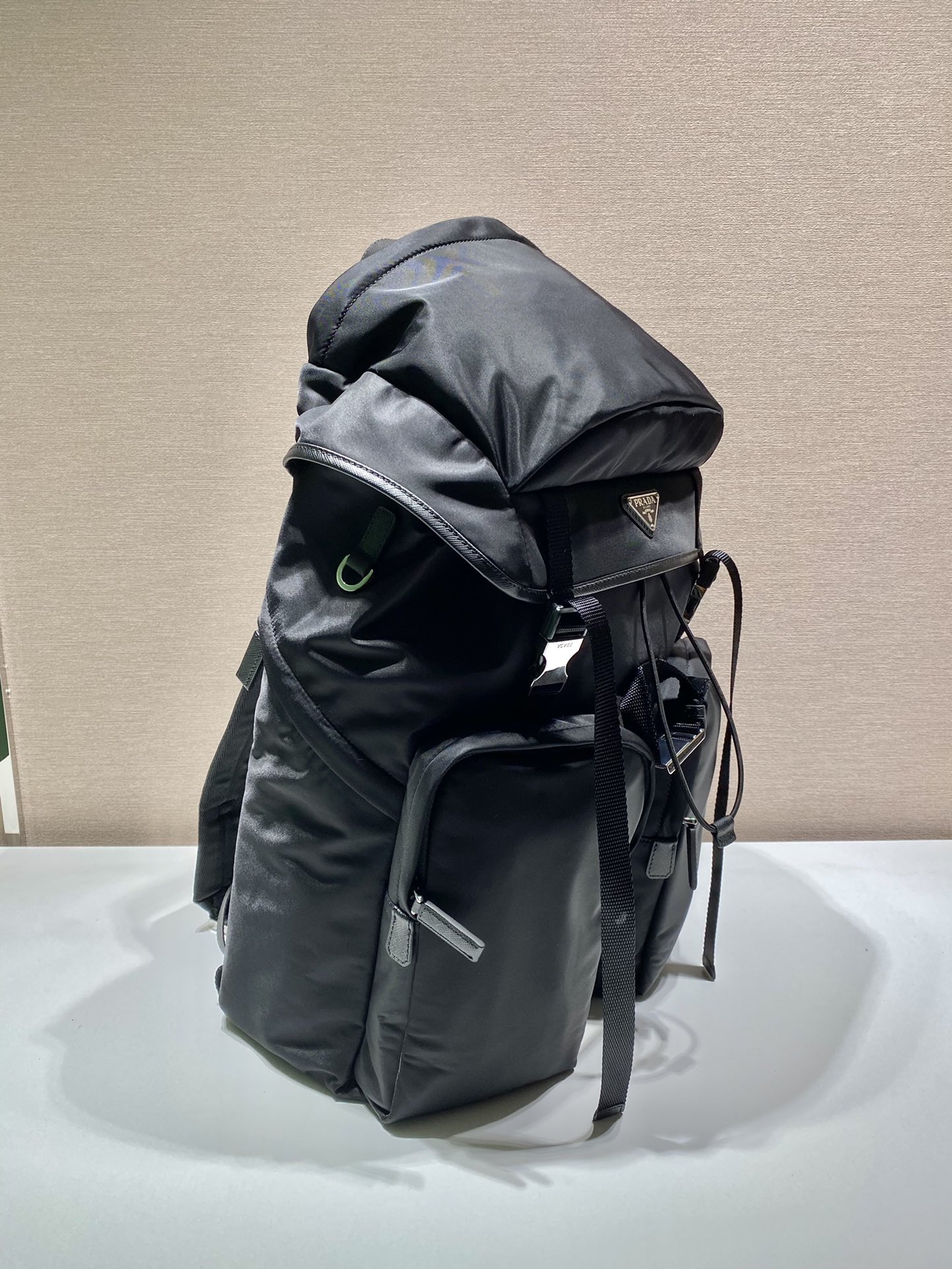 𝐏𝐑𝐀𝐃𝐀 New hiking bag 2VZ019