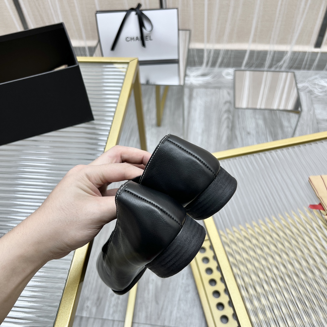 𝐔𝐌𝐀 𝐖𝐀𝐍𝐆｜𝟐𝟎𝟐𝟑/𝐒𝐒 𝐧𝐞𝐰  UMA WANG classic models retro do old ballet shoes