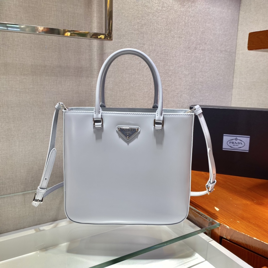 𝐏𝐑𝐀𝐃𝐀 Large Toilet Bag 1BA330