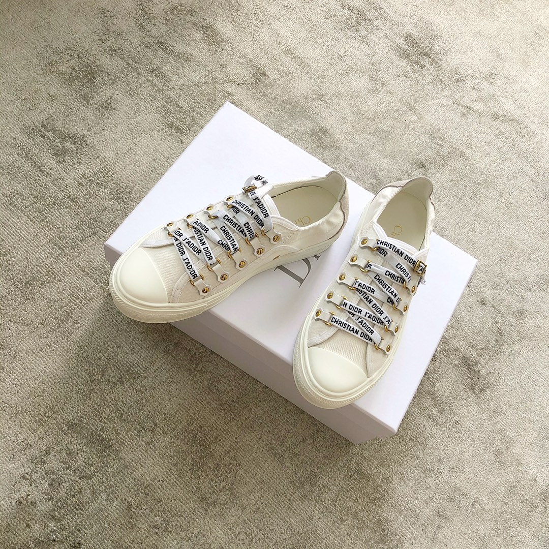 DIOR alphabet shoes white Water-dyed sheepskin lining Private moulded outsole Private moulded brass buckle