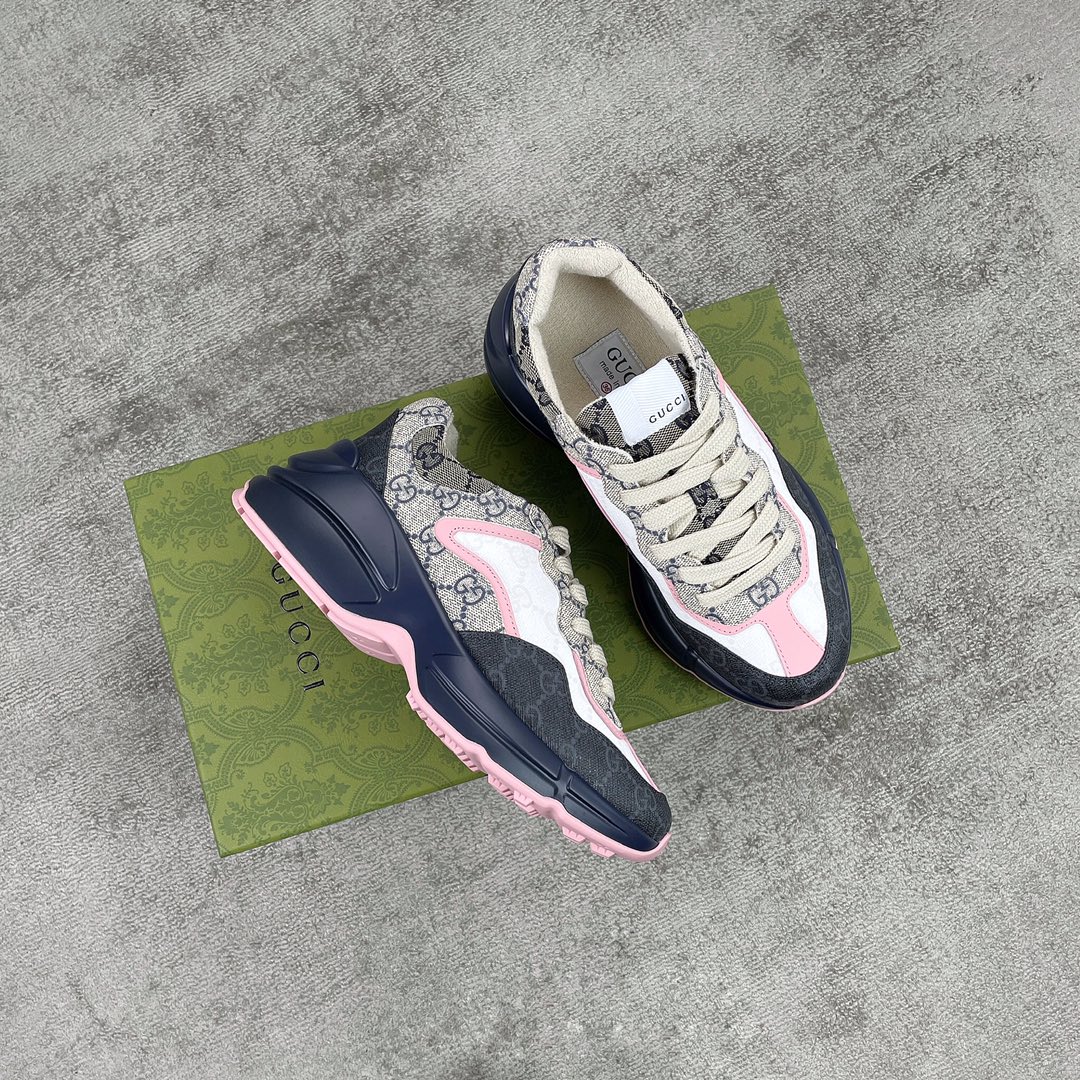 Gucci Pops This collection has a lot of flora and fauna elements Original material