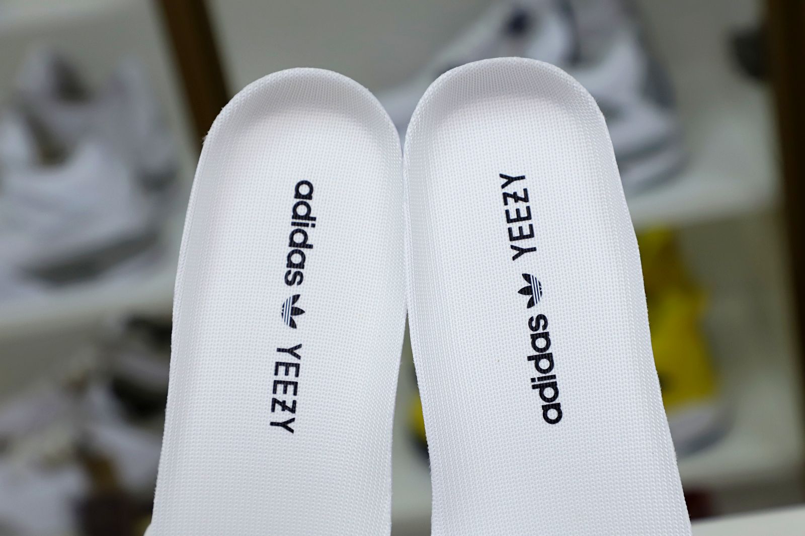 YEEZY BOOST 350 V2 STATIC NON-