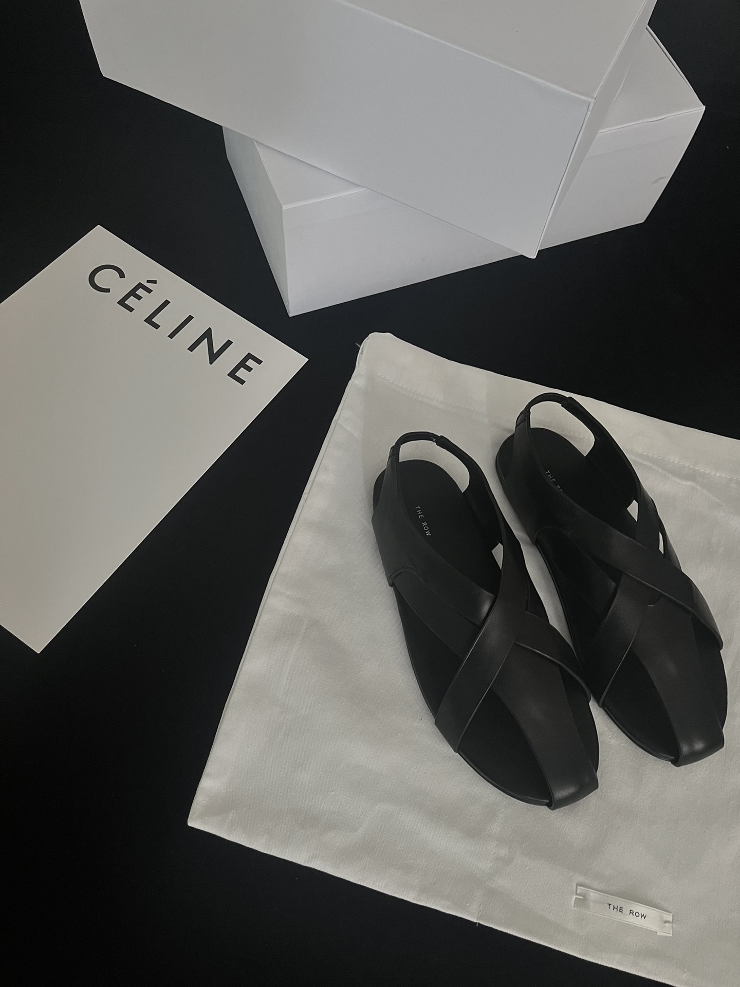 𝐓𝐇𝐄 𝐑𝐎𝐖｜𝟐𝟎𝟐𝟐/𝐒𝐒 𝐧𝐞𝐰 Still as usual minimalist design minimalist versatile Imported calfskin