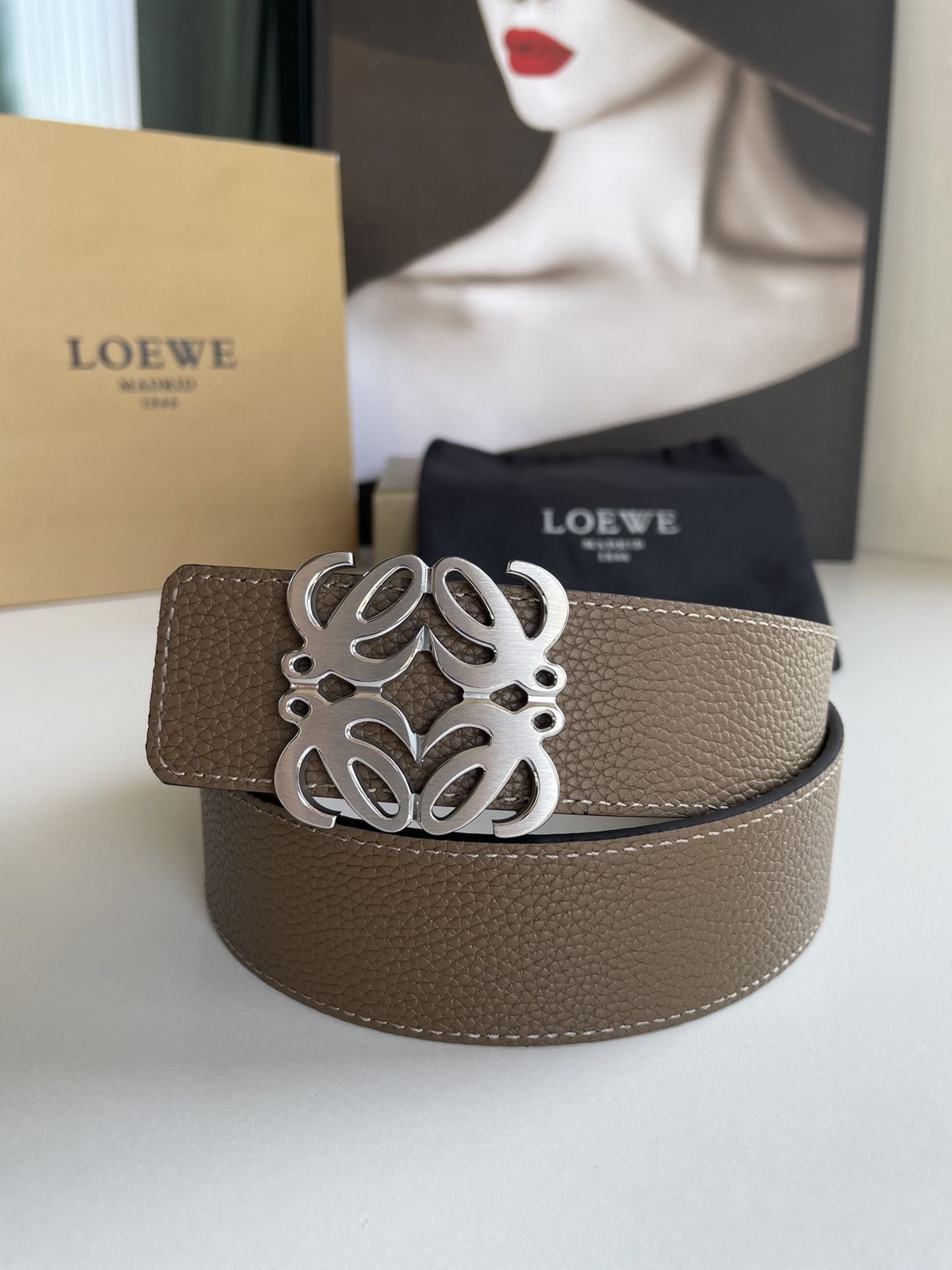 LOEVE stainless steel logo pattern metal buckle with top layer cowhide reversible