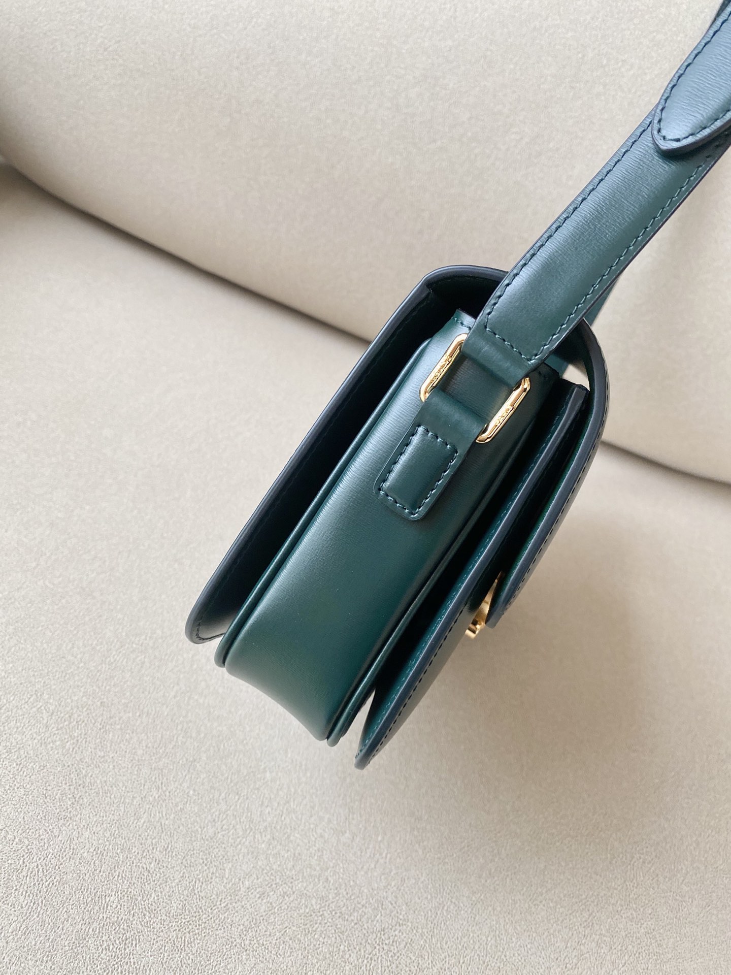 𝐂𝐞𝐥𝐢𝐧𝐞 Triomphe Medium 22.5cm