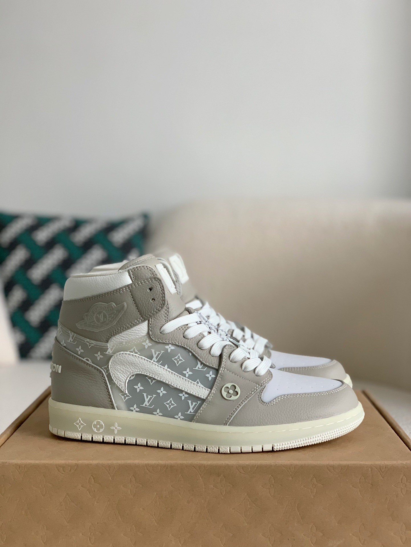 Louis Vuitton x Nike Air Jorda 1 High AJ1 Sneakers