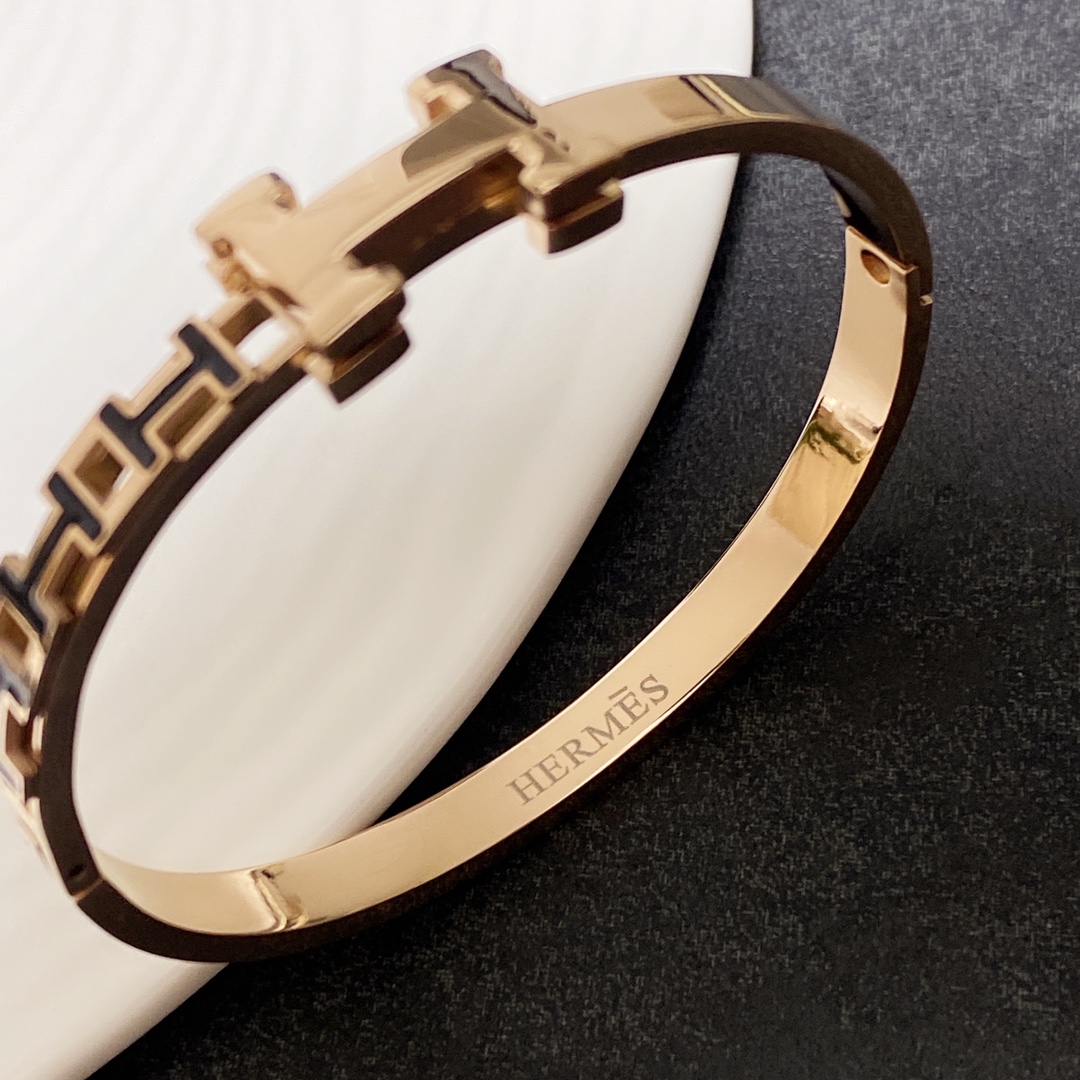 Hermes bracelet