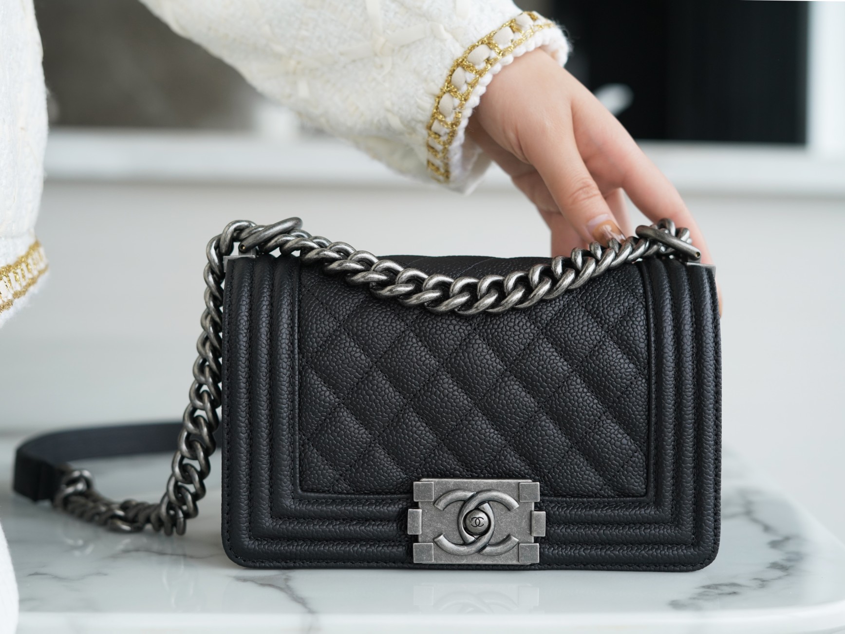 𝗖𝗵𝗮𝗻𝗲𝗹 𝗟𝗲𝗯𝗼𝘆 Imported custom caviar calfskin:Large ball pattern Small  Black Silver