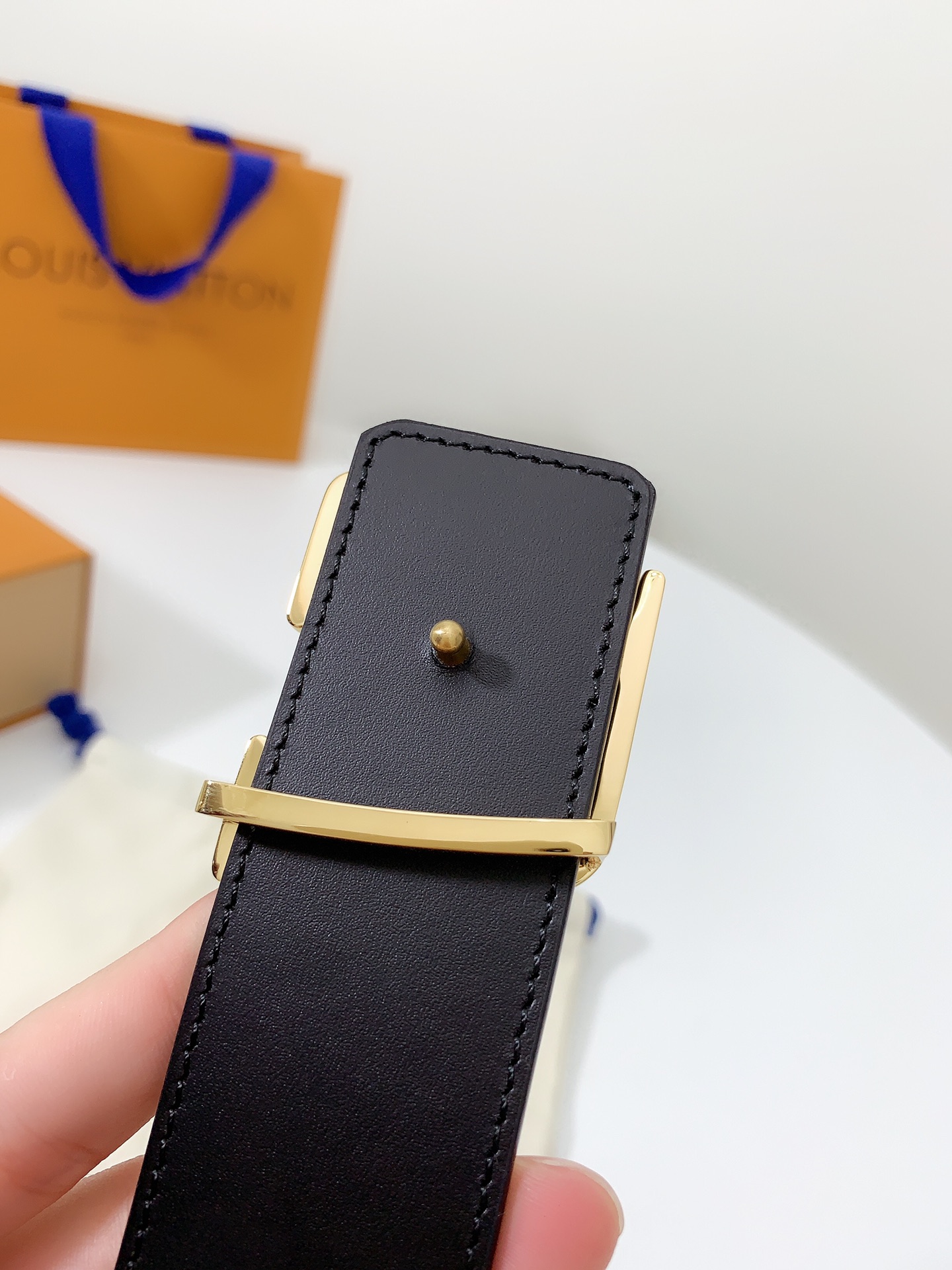 LOUIS VUITTO classic waterproof fabric with original calfskin