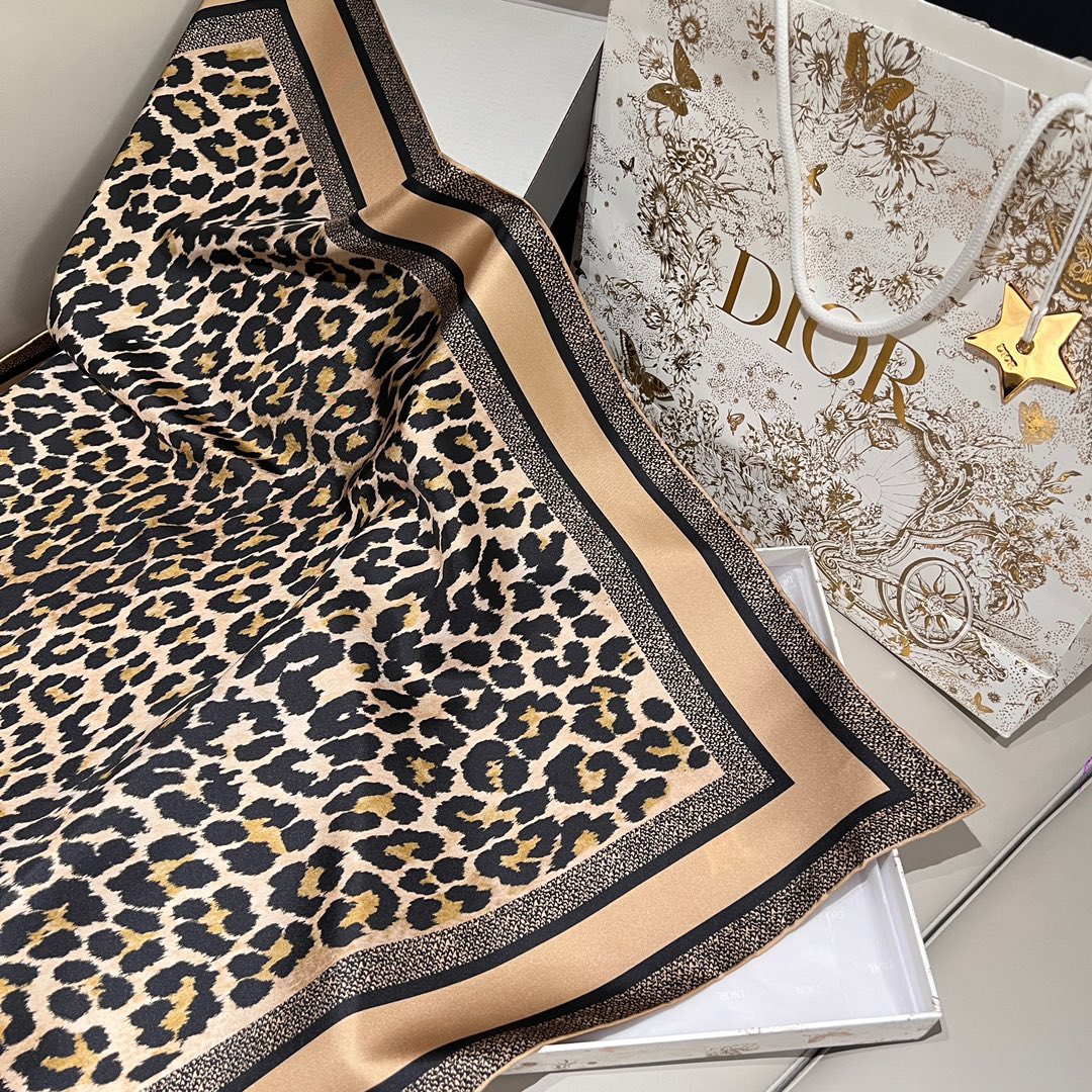 𝐃𝐢𝐨𝐫 ·《Leopard Print Square Scarf》 Gold 100% Silk