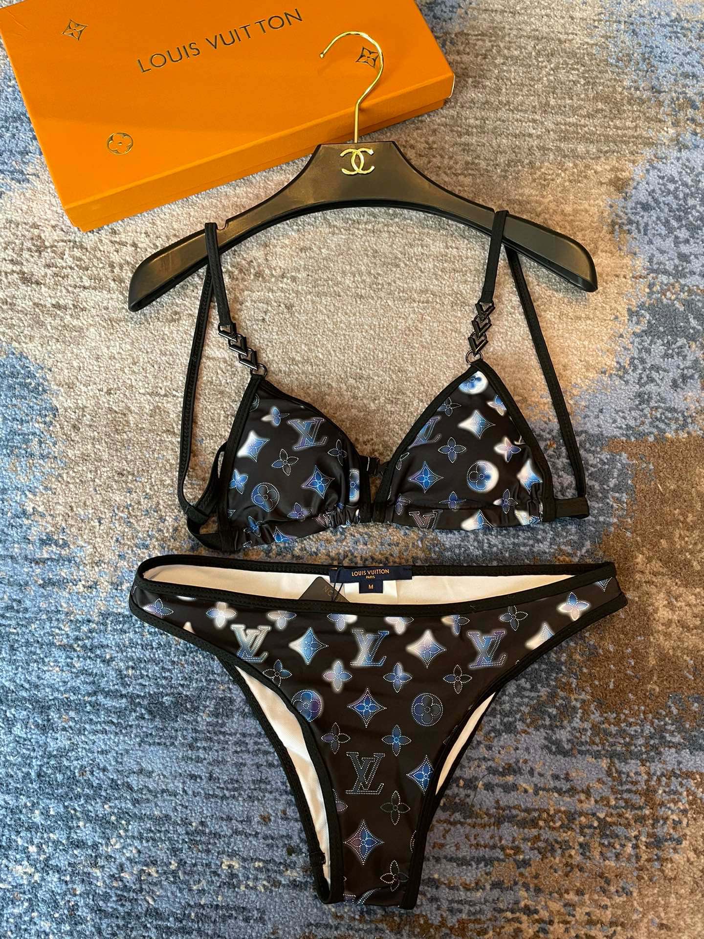 Louis Vuitton New Two-Piece Swimsuit Three-Piece Set