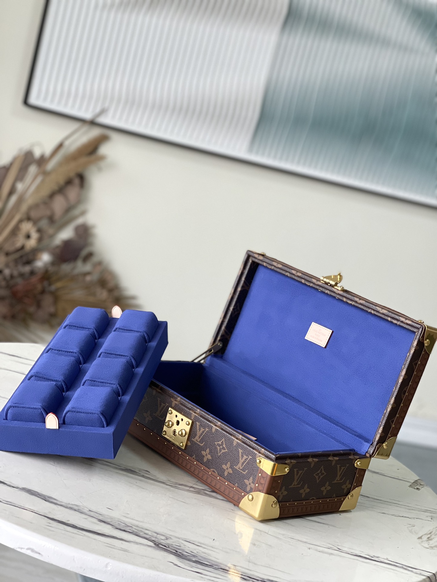 𝐋𝐎𝐔𝐈𝐒 𝐕𝐔𝐈𝐓𝐓𝐎𝐍   M47641