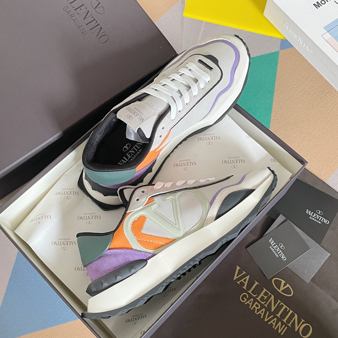 【Valentino】𝟐𝟎𝟐𝟏/𝐒𝐒 𝐧𝐞𝐰  Valentino new NETRUNNER series casual air cushion sports shoes