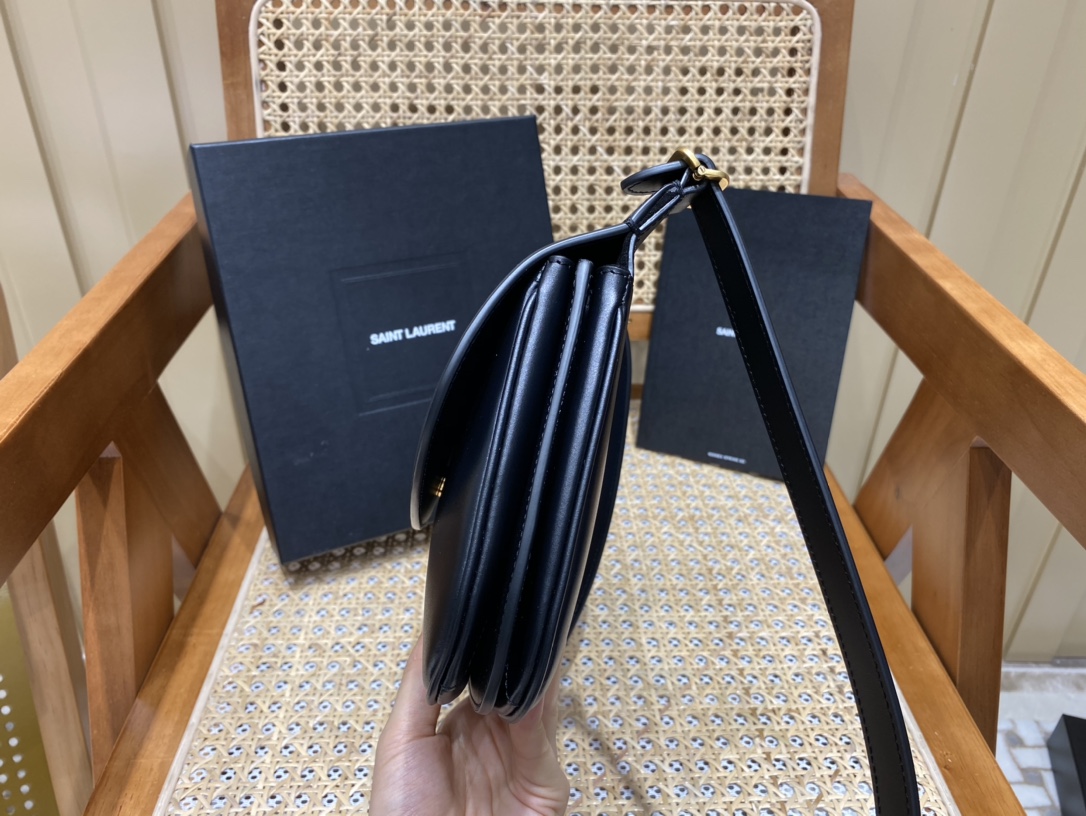 SAINT LAURENT ▪️𝐂𝐡𝐚𝐫𝐥𝐢𝐞▪️684742 original leather