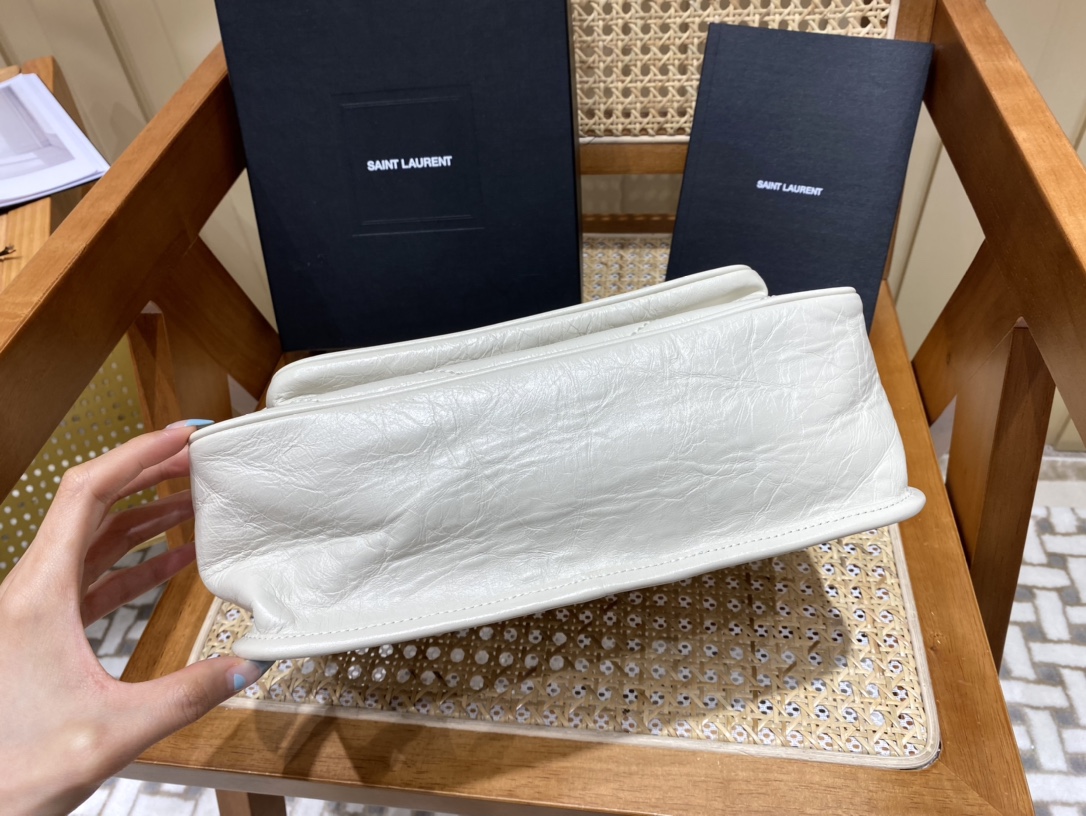 SAINT LAURENT  𝐍𝐢𝐤𝐢 28𝐜𝐦 #633158