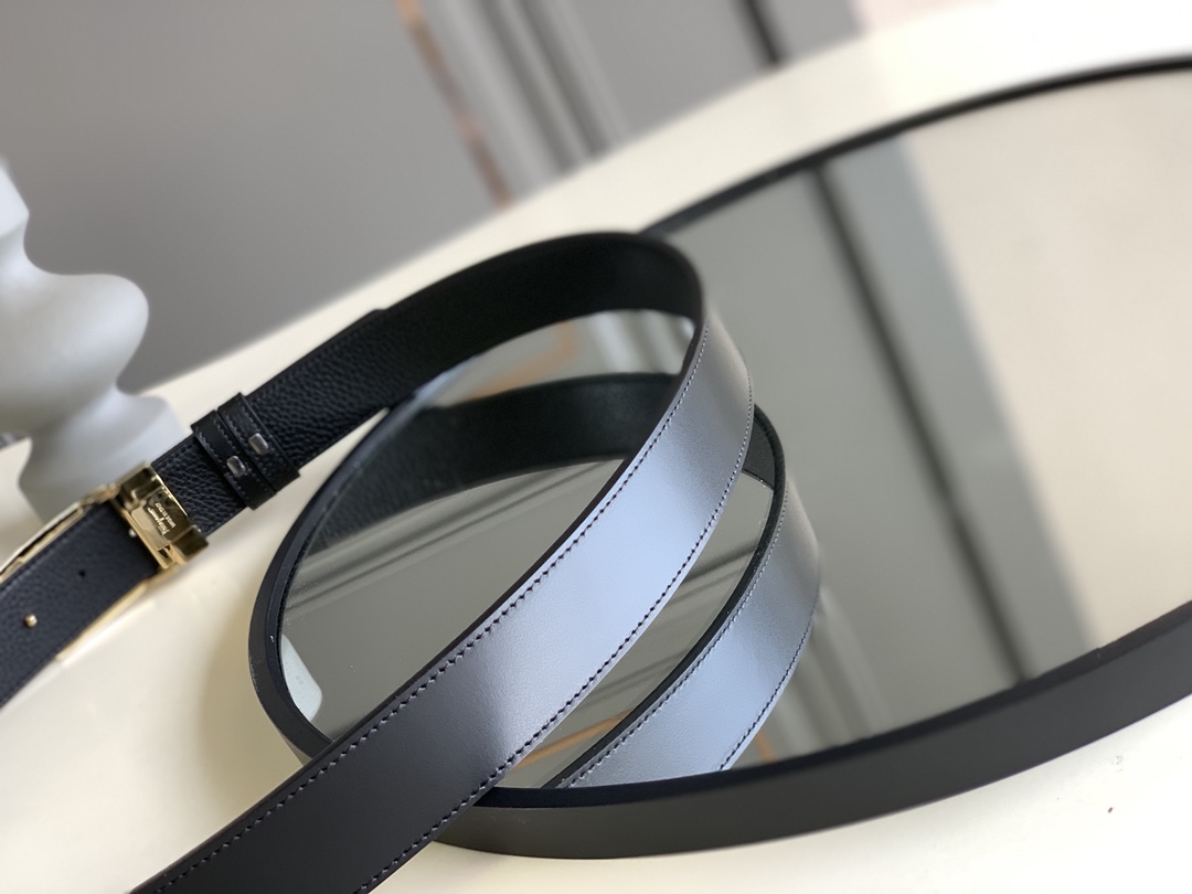 FERRAGAMO with original Gancio hardware