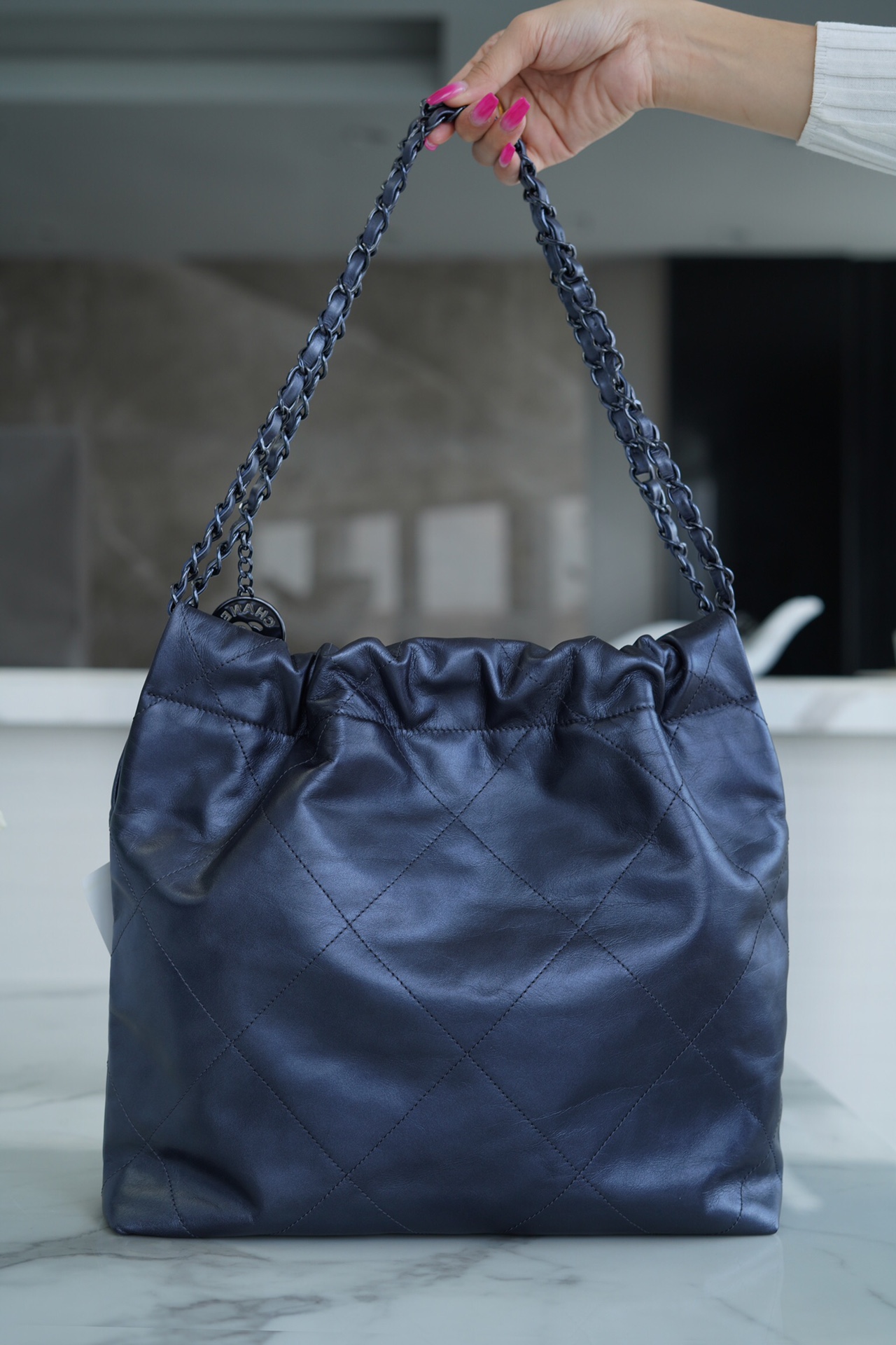 𝗖𝗛𝗔𝗘𝗡𝗟✦𝟐𝟐𝗣 Advanced Handbags 𝟐𝟐 Handbag Small Metallic Blue