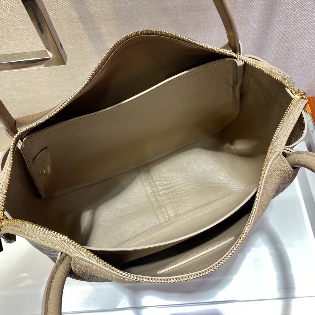 𝐏𝐑𝐀𝐃𝐀 New Model 1BC142