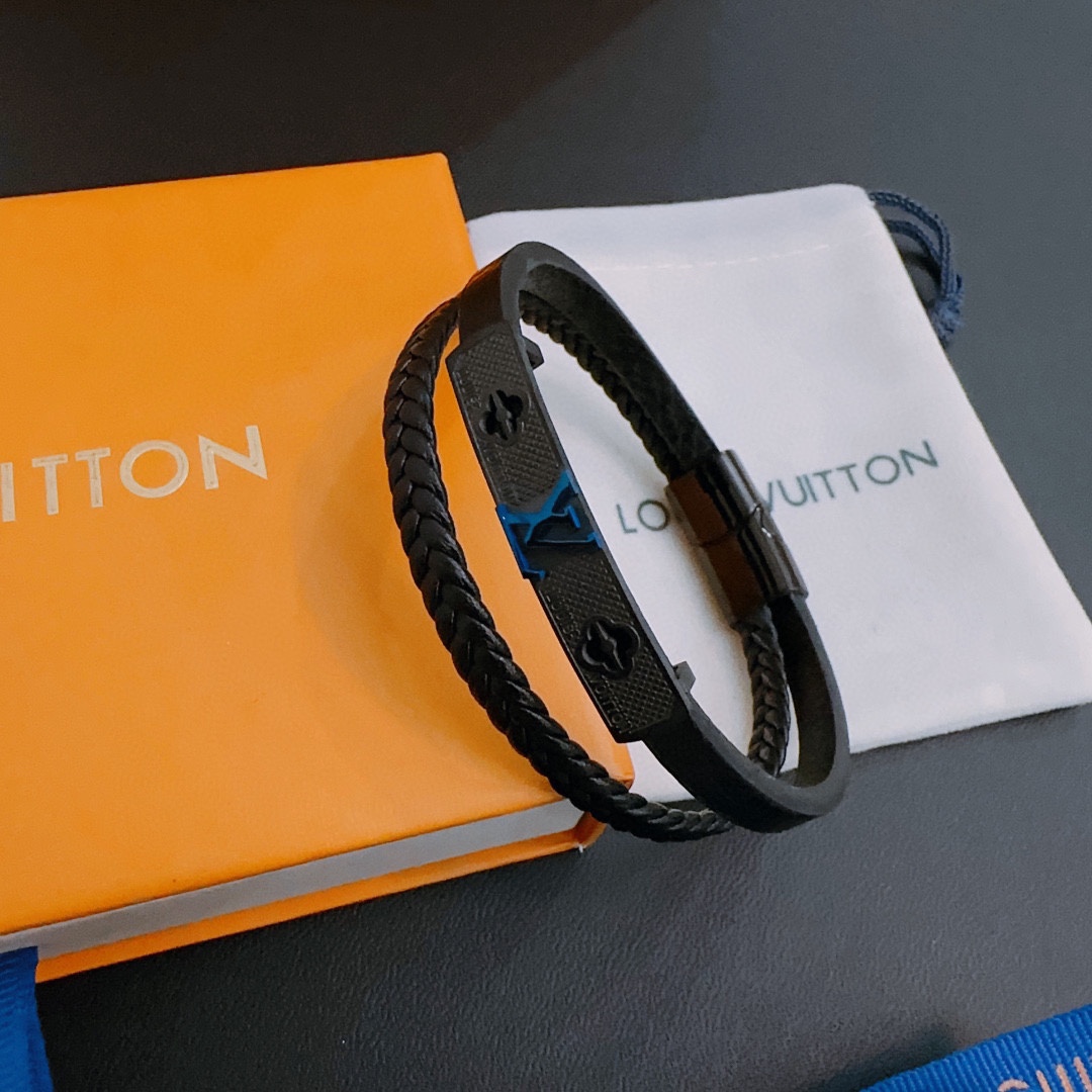 Louis Vuitton cowhide bracelet 🇷🇼 Couple's version