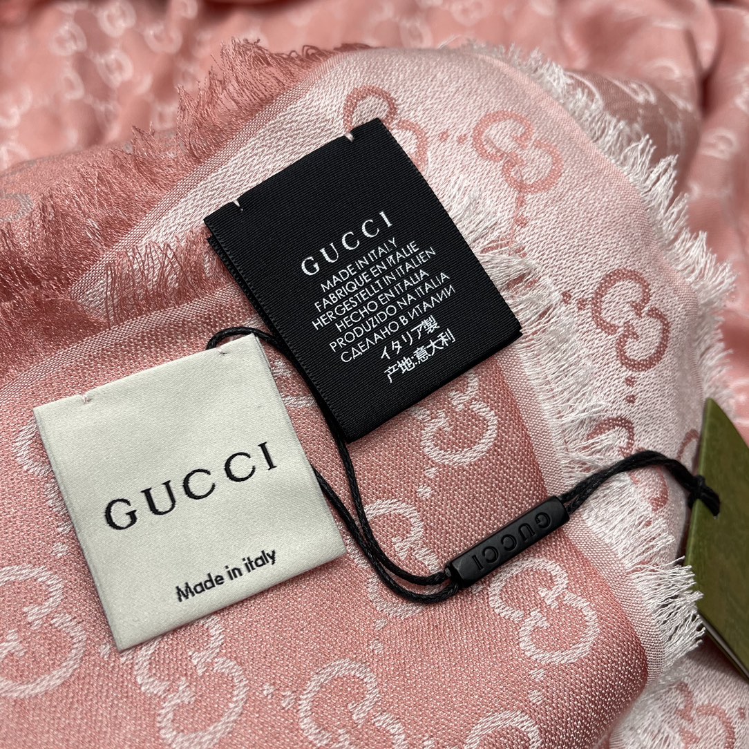 GUCCI Neck Shawl 80% wool ➕ 20% silk