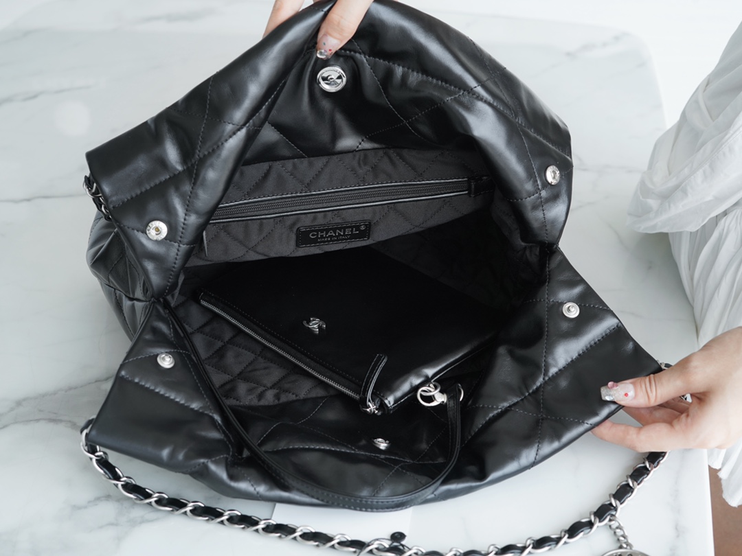 𝗖𝗛𝗔𝗘𝗡𝗟✦ 𝟐𝟐𝗣 Spring/Summer New 𝟐𝟐 Handbag Small Black Silver Buckle➿