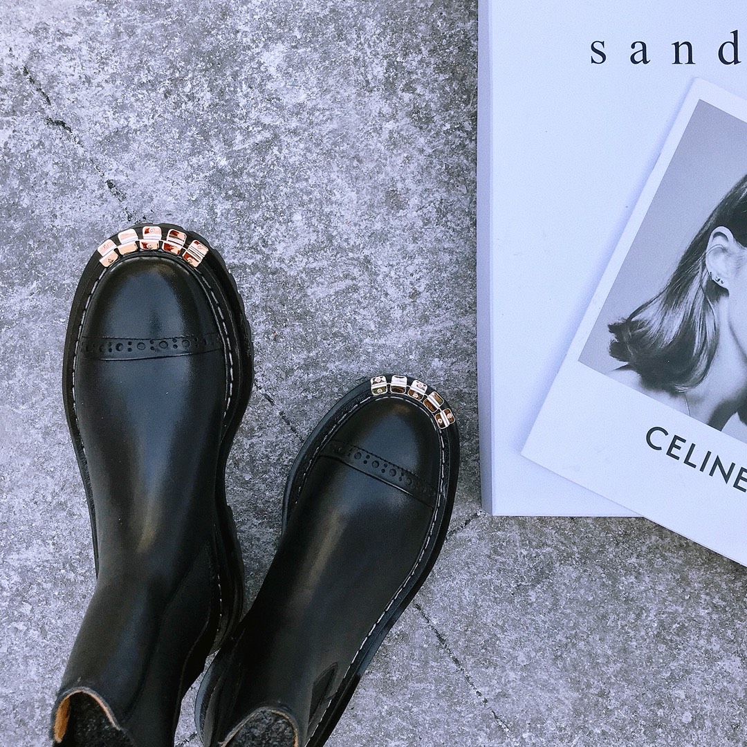 SANDRO 21ss metal head cowhide short Chelsea boots A pair of stylish and cool little boots