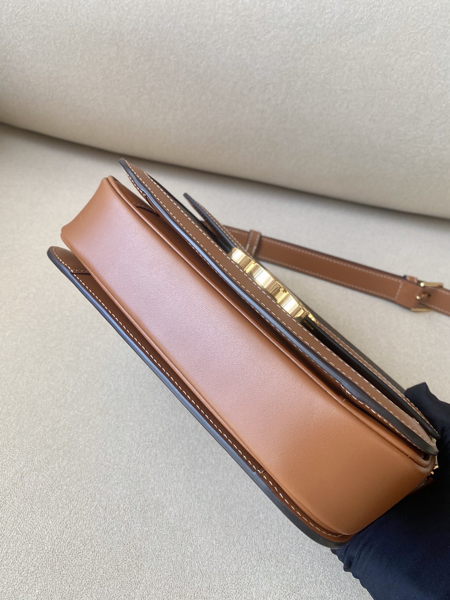 𝐂𝐞𝐥𝐢𝐧𝐞 Triomphe Medium 22.5cm