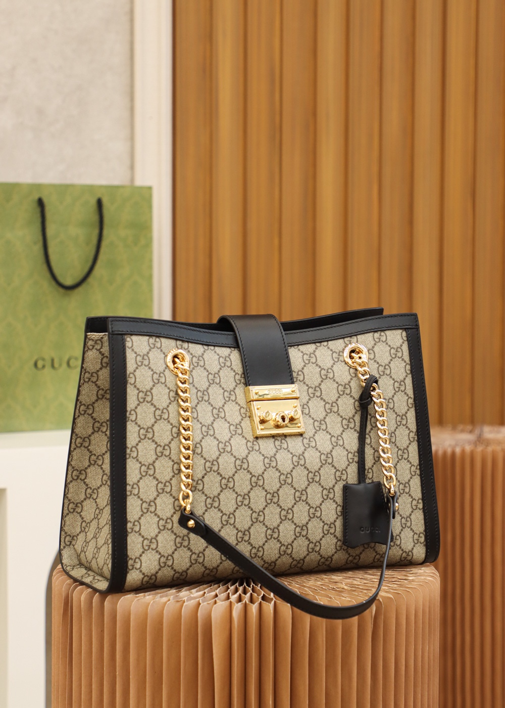 GUCCI 𝐏𝐚𝐝𝐥𝐨𝐜𝐤 series medium original leather #479197