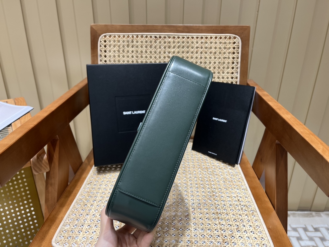 SAINT LAURENT Model: 657228 plain original leather.JD