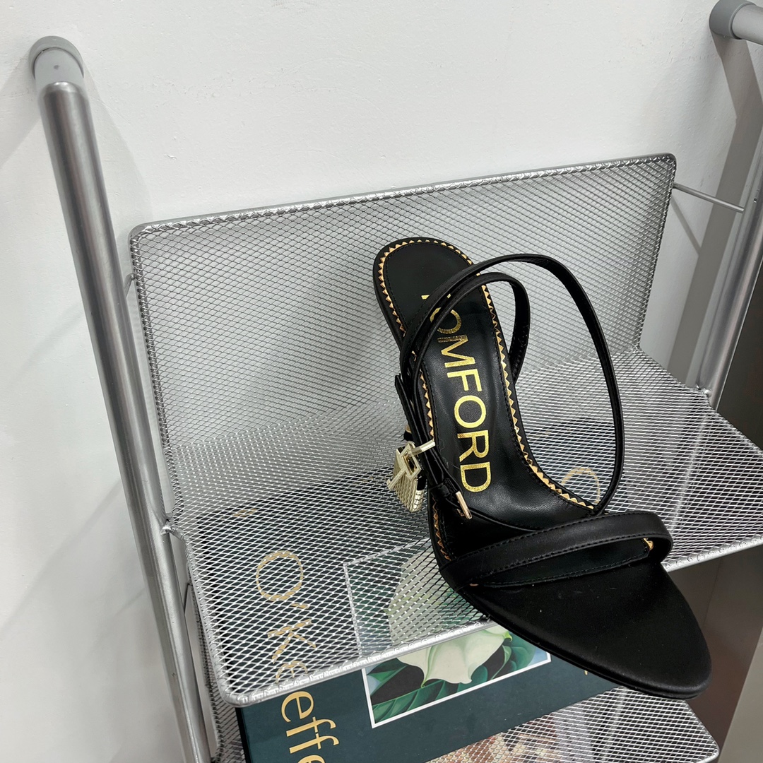 𝒕𝒐𝒎𝒇𝒐𝒓𝒅 𝟐𝟎𝟐𝟐/𝐒𝐒 𝐧𝐞𝐰 TF Tom Ford Gold Heel Padlock Sandals
