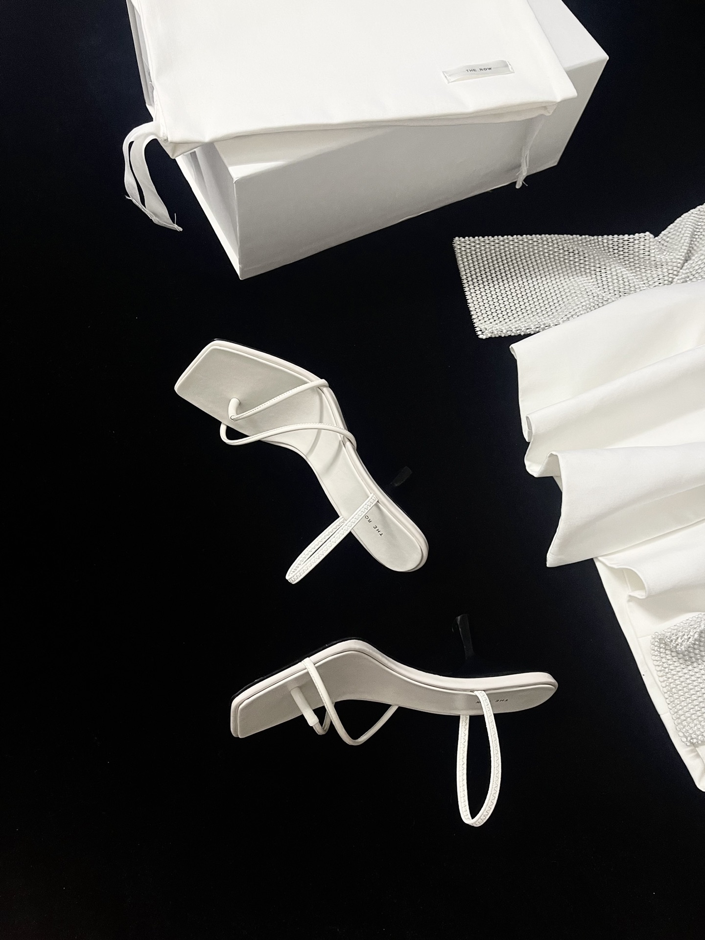 𝐓𝐡𝐞 𝐫𝐨𝐰 ｜𝟐𝟎𝟐𝟑/𝐒𝐒 𝐧𝐞𝐰 Minimalist sandals