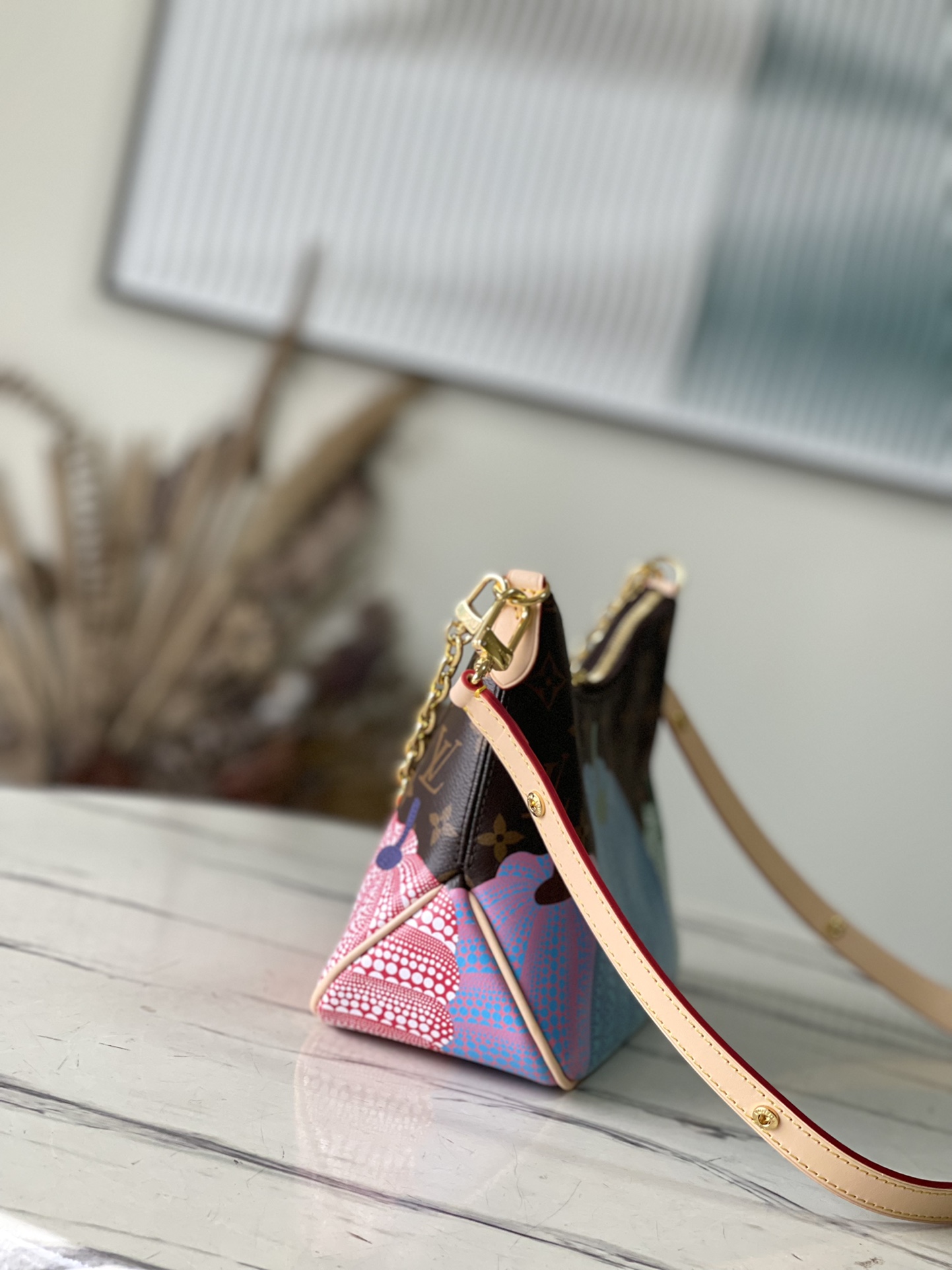 𝐋𝐎𝐔𝐈𝐒 𝐕𝐔𝐈𝐓𝐓𝐎𝐍  M46470