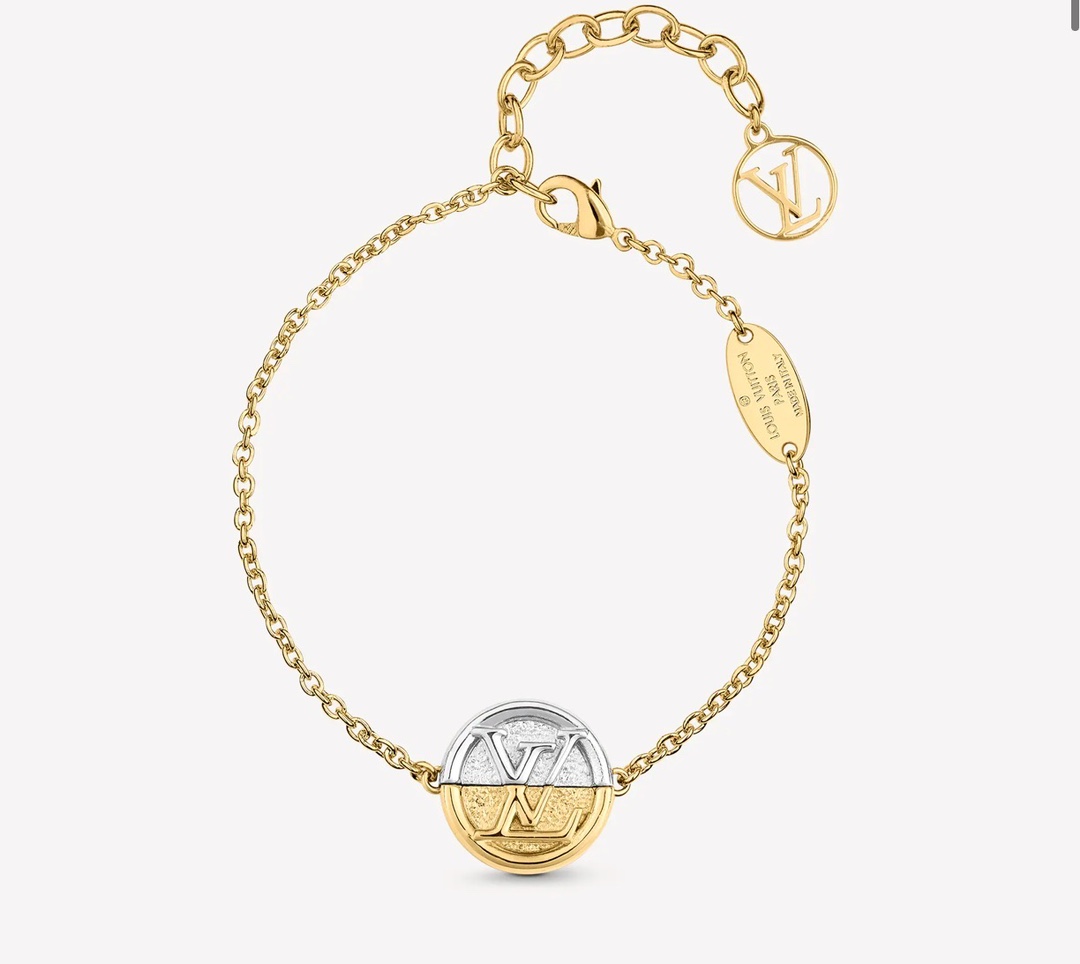 Louis Vuitton Early Spring Two-tone LV monogram bracelet in a circle