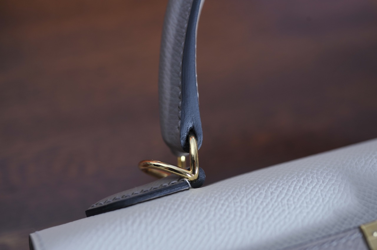 Kelly25 Milkshake White with Pitch Gray Gold Buckle Epsom Leather