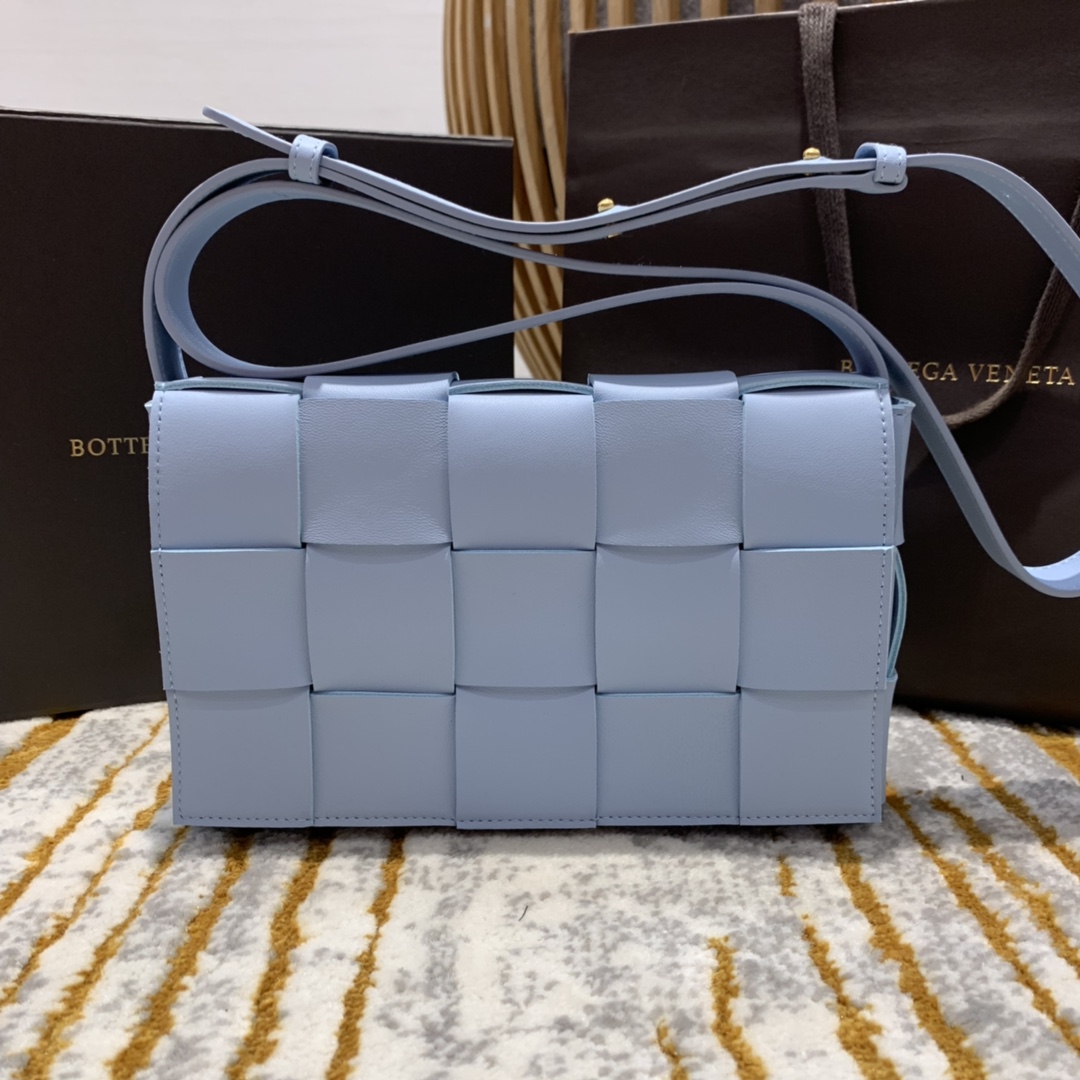 Bottega Veneta  𝘾𝘼𝙎𝙎𝙀𝙏𝙏𝙀 #578004