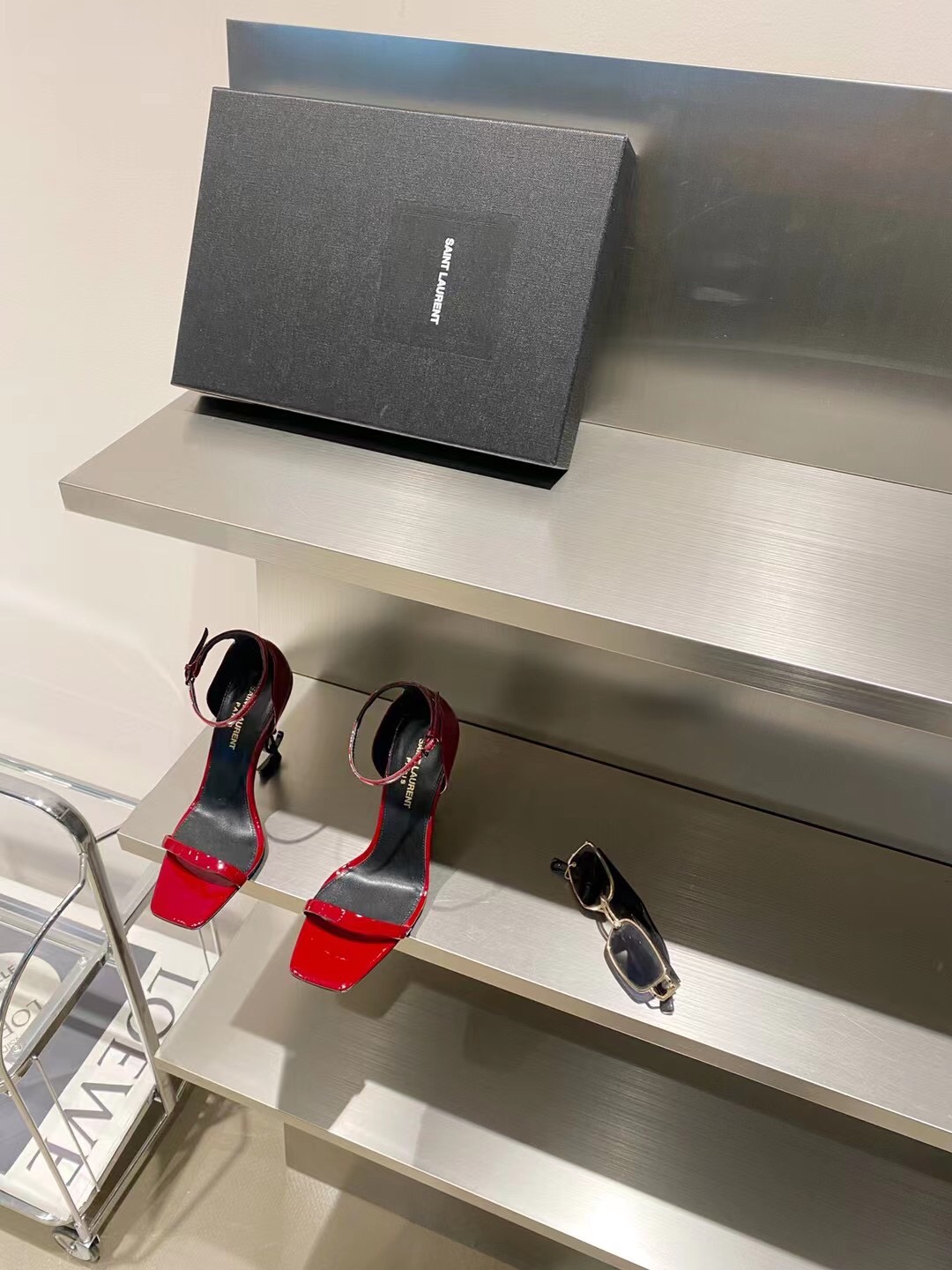 𝙎𝙖𝙞𝙣𝙩 𝙇𝙖𝙪𝙧𝙚𝙣𝙩 | 𝟐𝟎𝟐𝟏/𝐒𝐒 𝐧𝐞𝐰 YSL｜A beautiful classic Alphabet high-heeled sandals