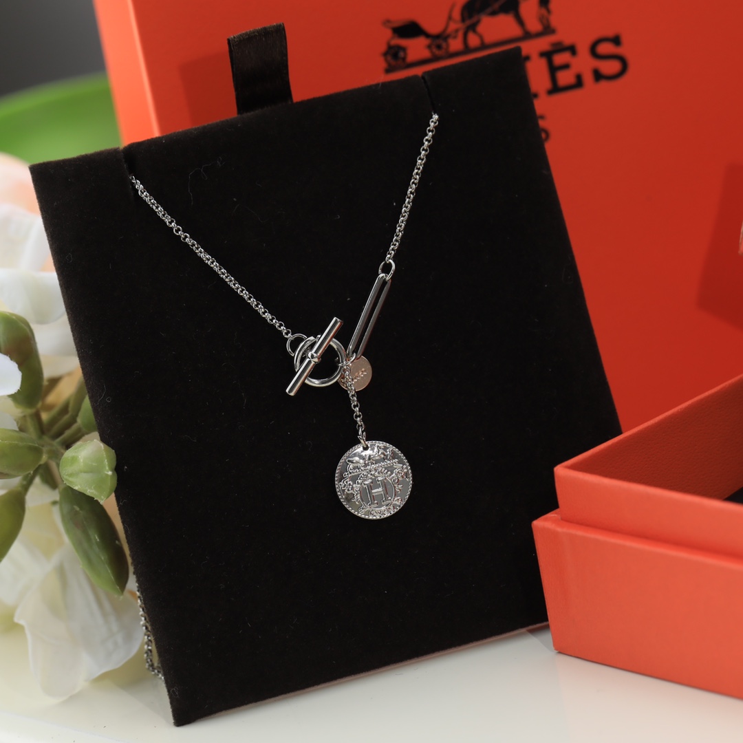 Hermes necklace