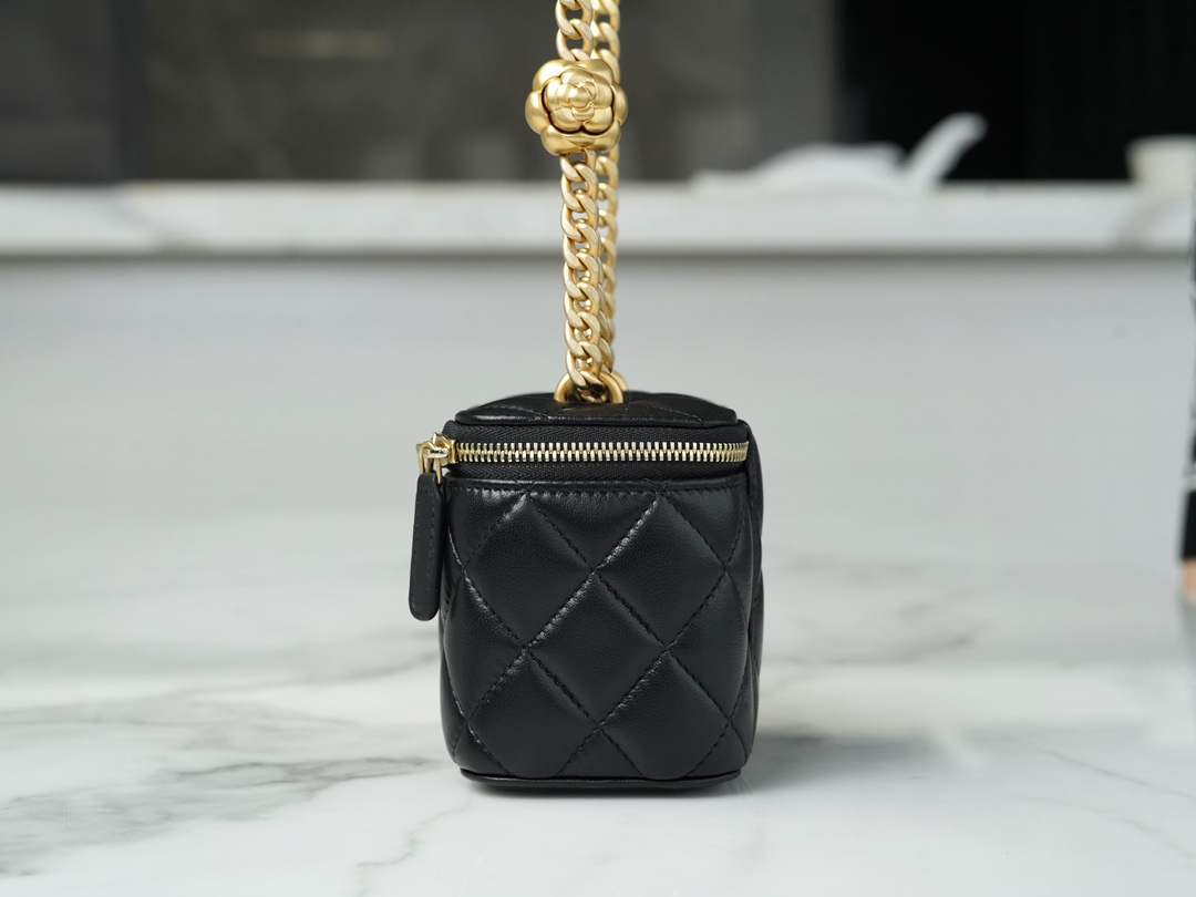 𝗖𝗛𝗔𝗡𝗘𝗟✦ 23s new spring/summer Camellia adjustable buckle small box