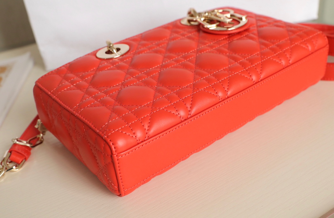 Dior Lady D-Joy is a classic style of the Goliath Bible