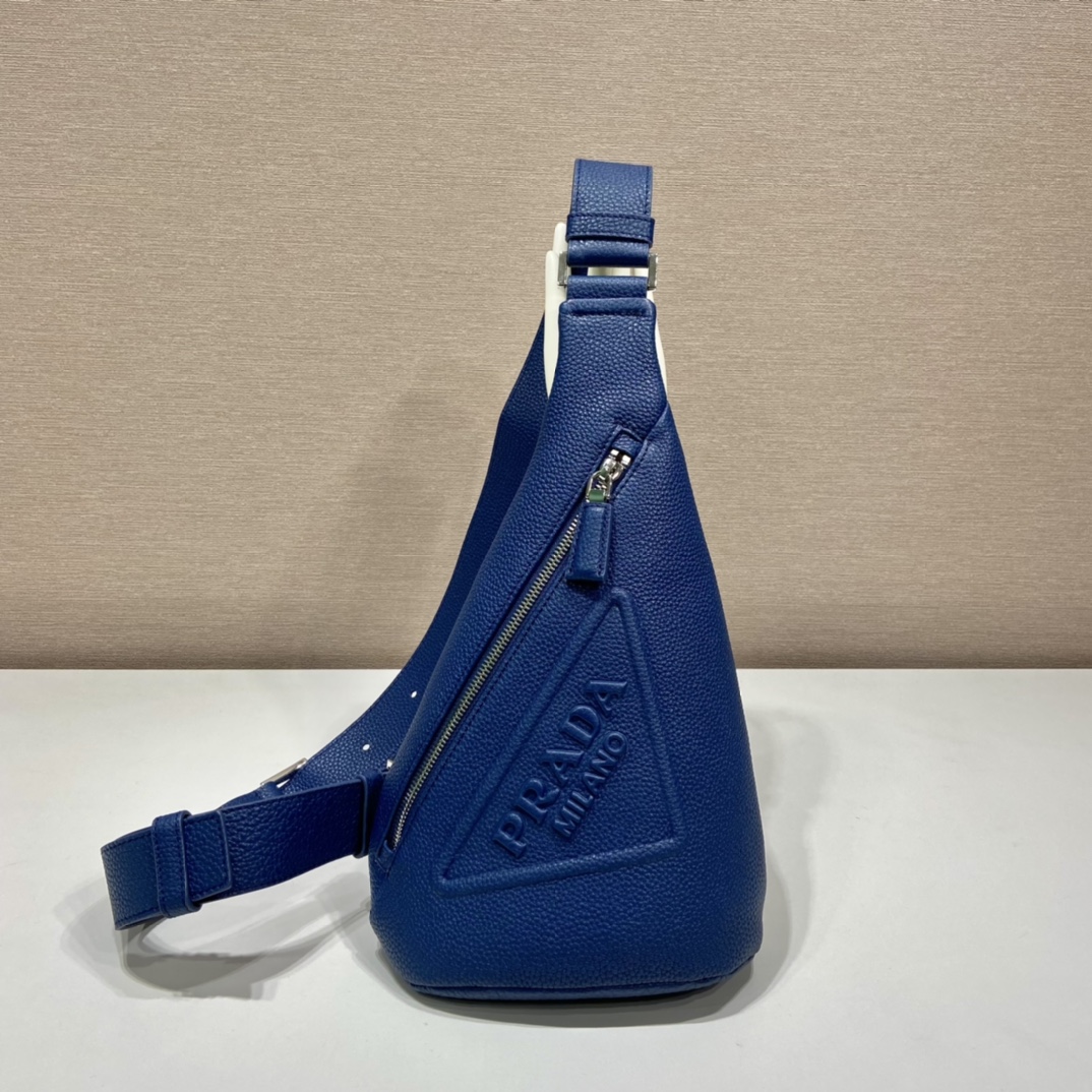 𝐏𝐑𝐀𝐃𝐀 New Chest Bag 2VZ092