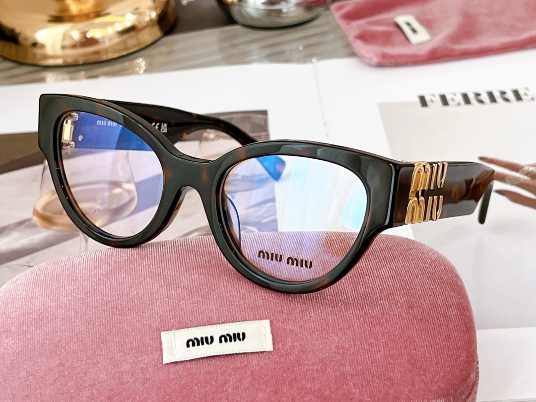 MIU MIU SMU 01v