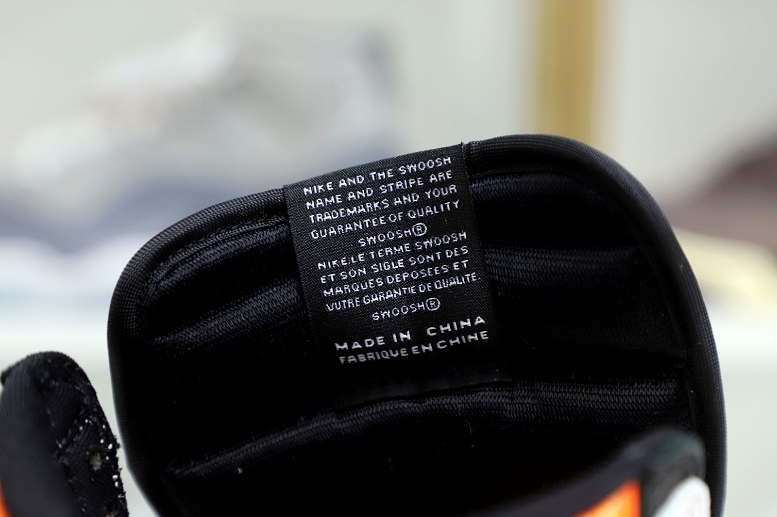 Air Jordan 1 Retro High OG Electro Orange