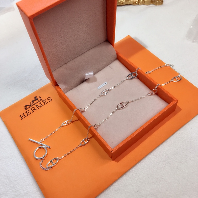 Hermes necklace