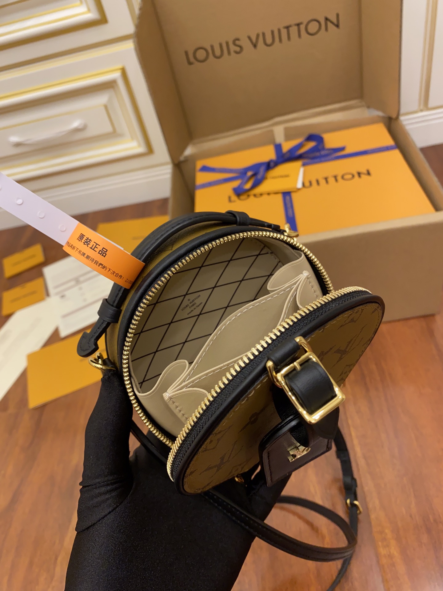 Louis Vuitton M68276 leather is genuine OEM Italian A-grade leather