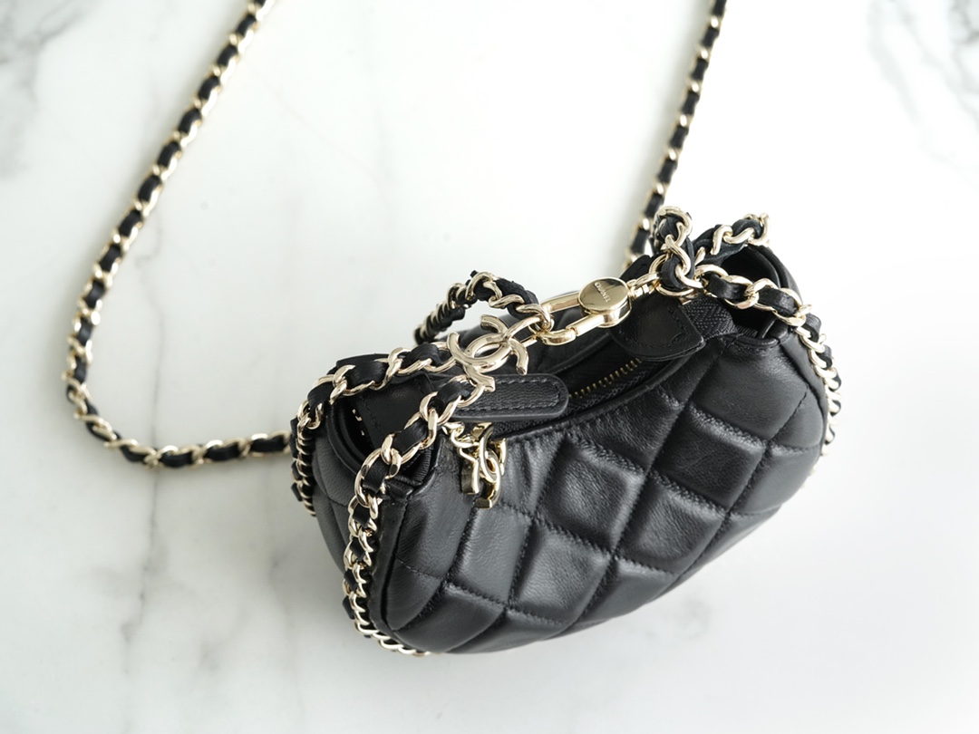 𝗖𝗛𝗔𝗡𝗘𝗟 23p moon/moon bag small black