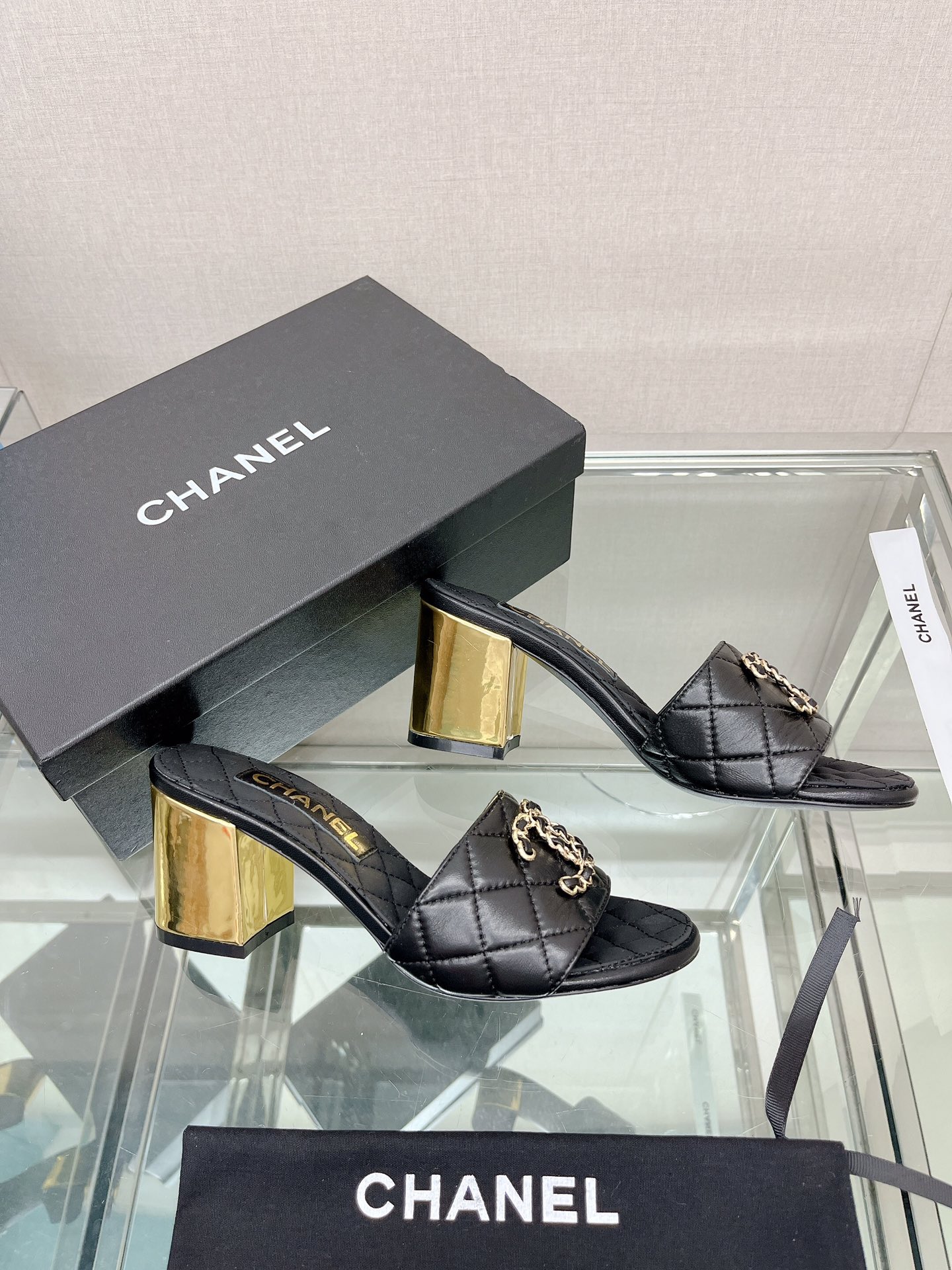 CHANEL 23Ss new diamond check chain double C buckle metal heel slippers sheepskin lining